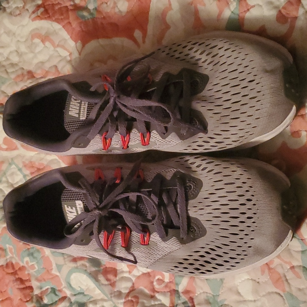 Light Grey& Pink Nike Sneaker